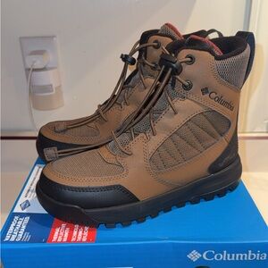 Columbia Boys Tan and Black Outdoor Boots